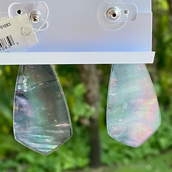 Kendra Scott Adolin Black Mother of Pearl Earrings - Picture 6 of 16